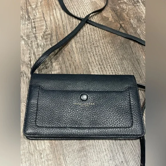 Marc Jacobs Black Leather Crossbody Bag - Picture 3 of 8